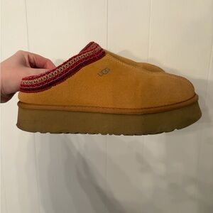 UGG Women's Tan and Red Slippers